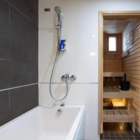 Lägenhet Saunallinen Kaksio Upealla Sijainnilla